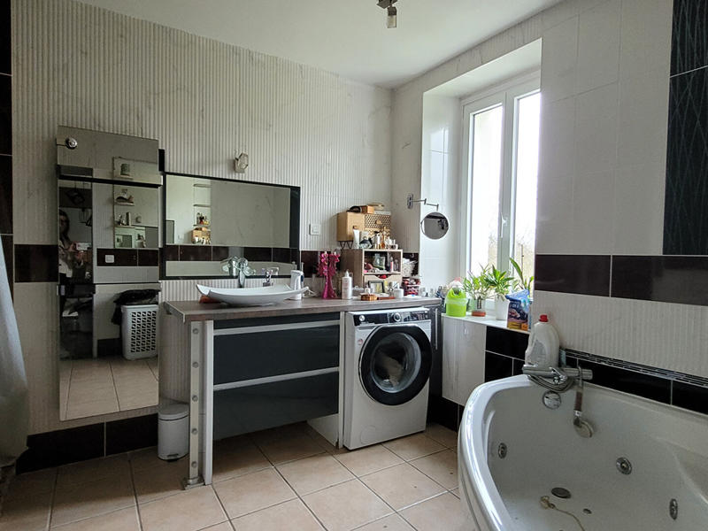 Maison - 166 m² - 8 pièces