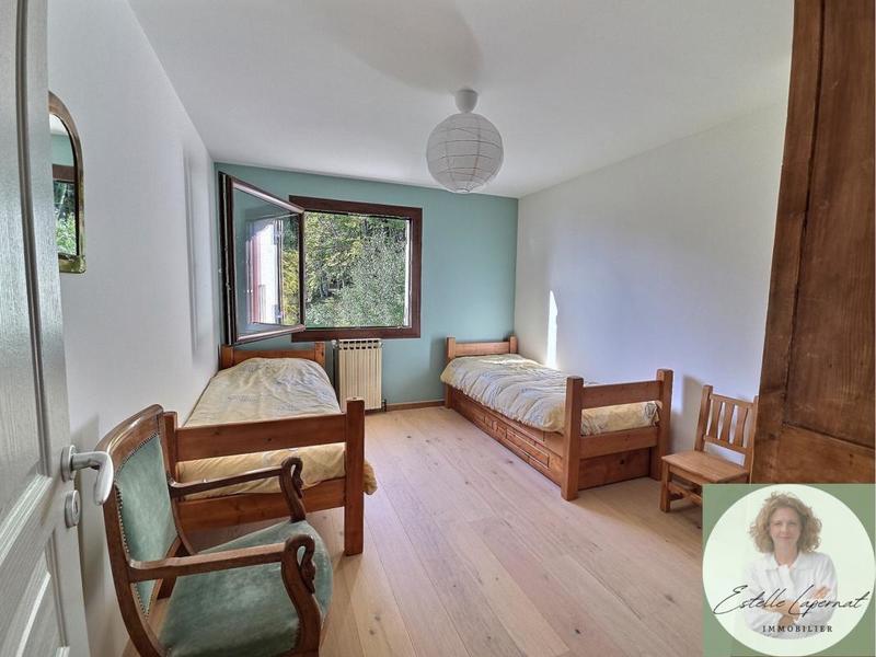 Maison - 180 m² - 9 pièces