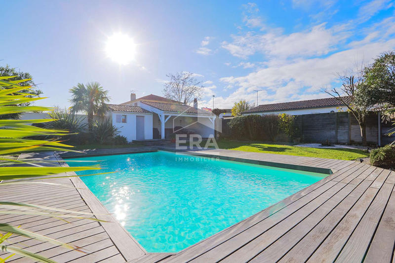 Maison - 197 m² - 8 pièces