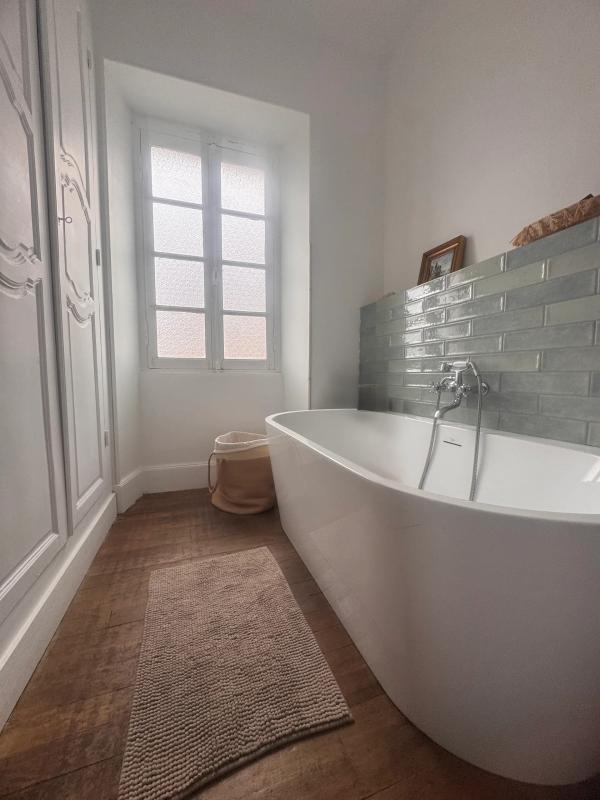 Maison de maîtres - 350 m² - 8 pièces