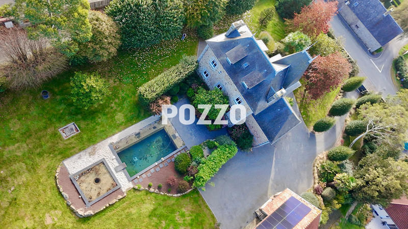 Maison - 216 m² - 9 pièces