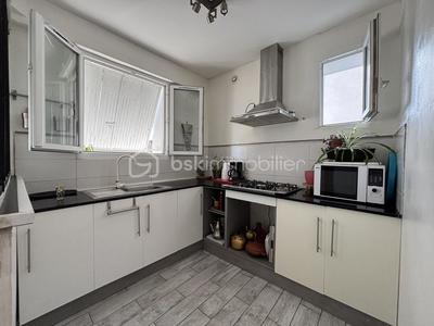 Maison - 98 m² - 5 pièces