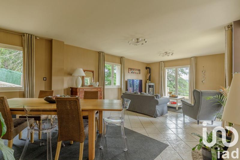 Maison - 216 m² - 6 pièces