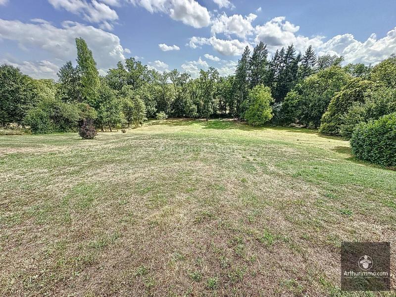 Maison - 260 m² - 6 pièces