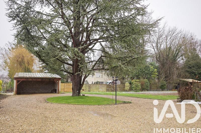 Maison - 202 m² - 9 pièces