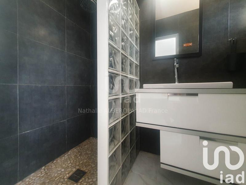 Maison - 221 m² - 7 pièces