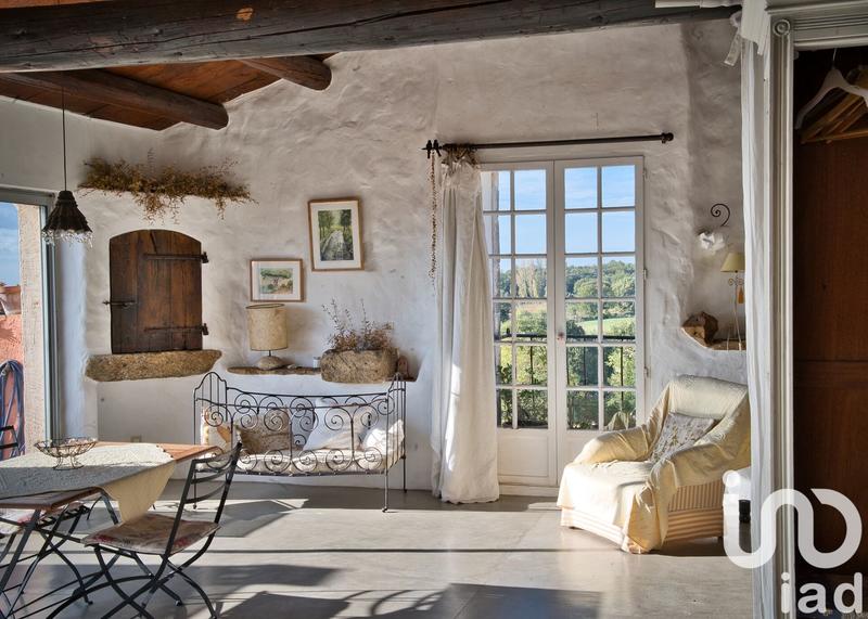 Maison - 263 m² - 10 pièces