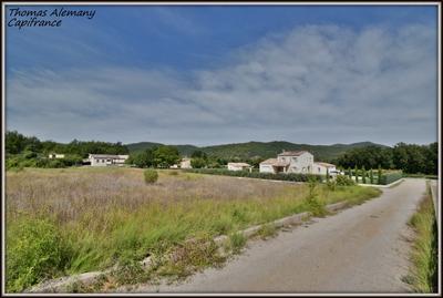 Terrain constructible - 2 000 m²