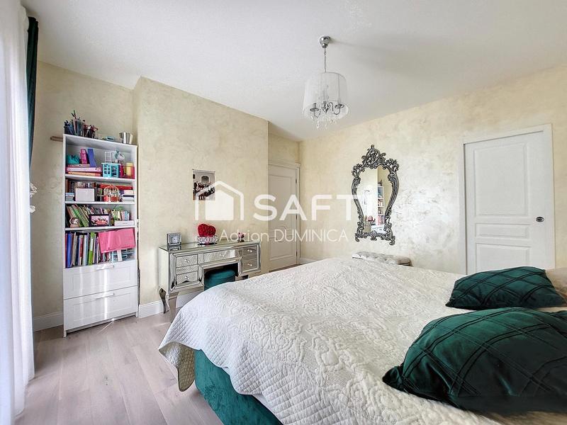 Maison - 194 m² - 8 pièces