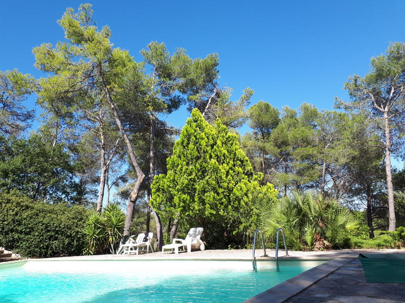 Maison - 234 m² - 8 pièces