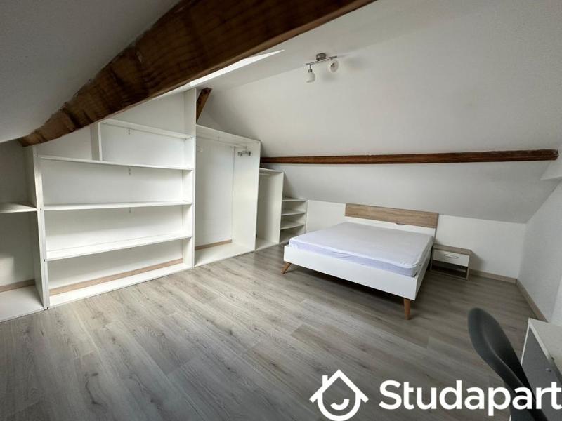 Chambre - 10 m² - 1 pièce
