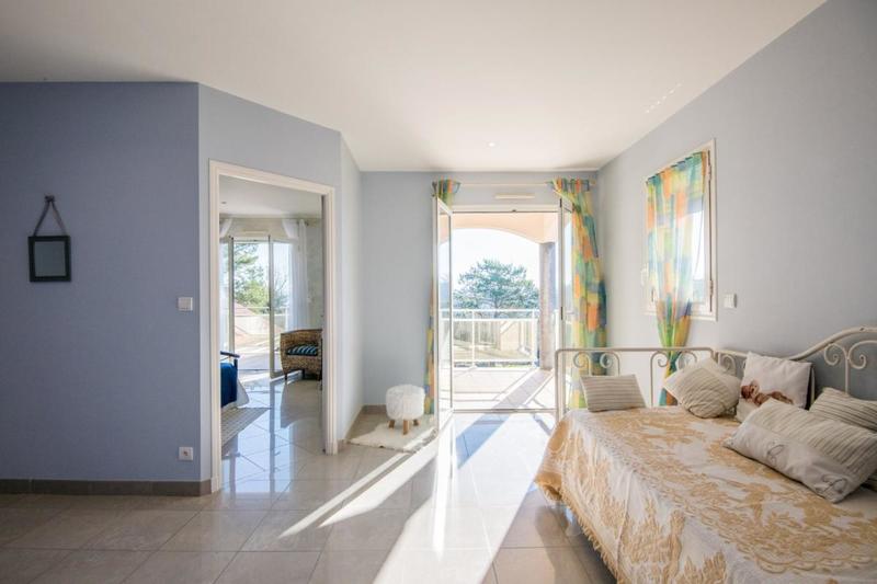 Demeure - 280 m² - 7 pièces