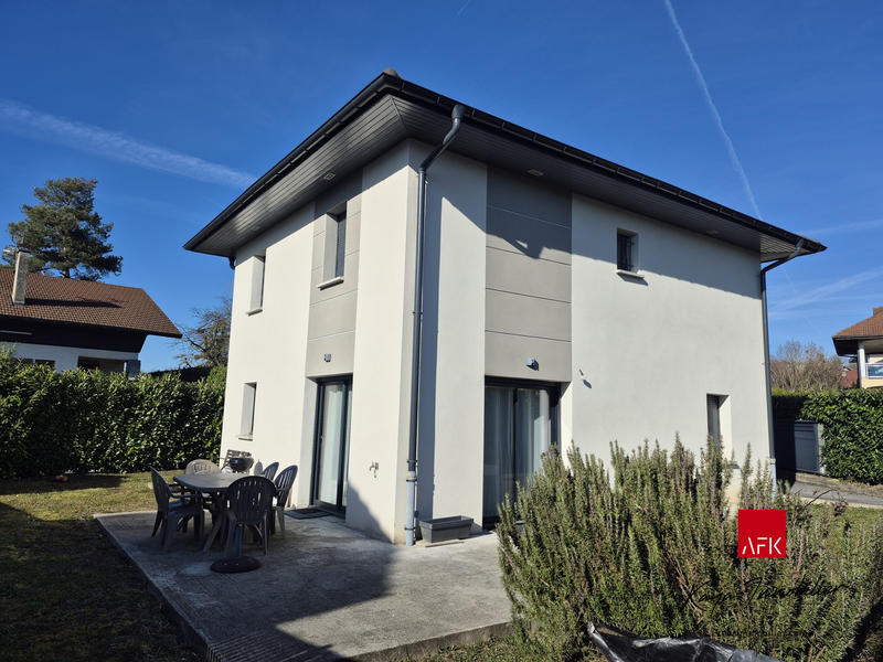 Maison - 100 m² - 5 pièces