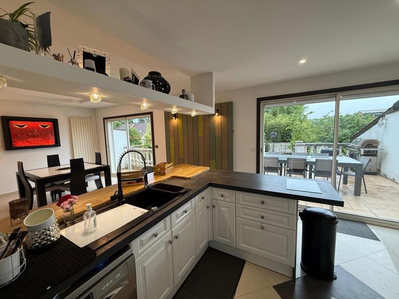 Maison - 165 m² - 7 pièces