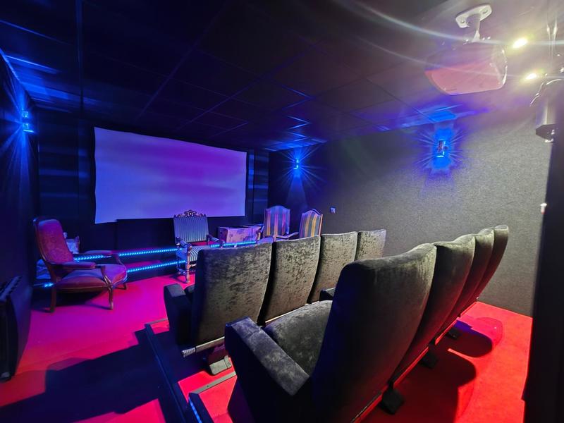 Maison - 471 m² - 15 pièces