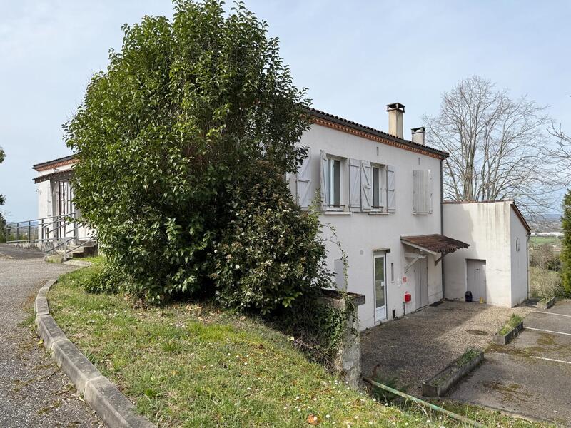 Maison - 550 m² - 20 pièces