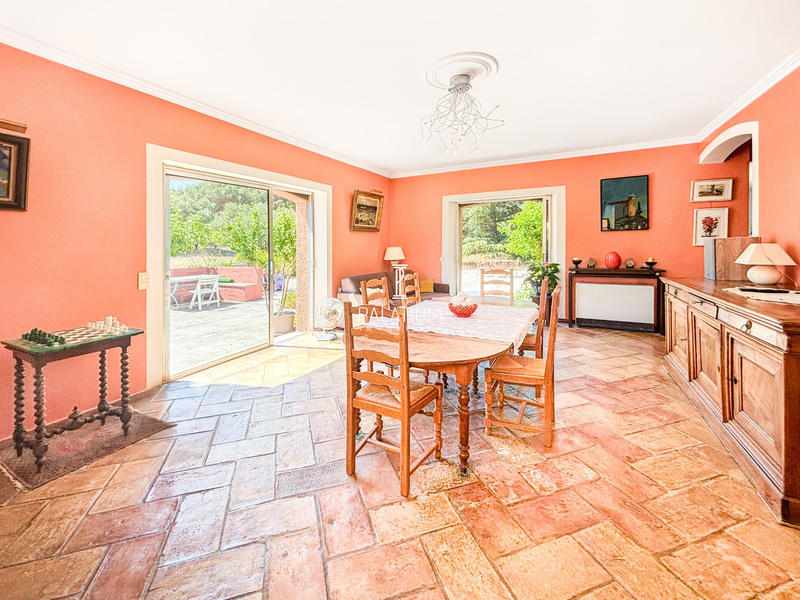 Maison - 500 m² - 15 pièces