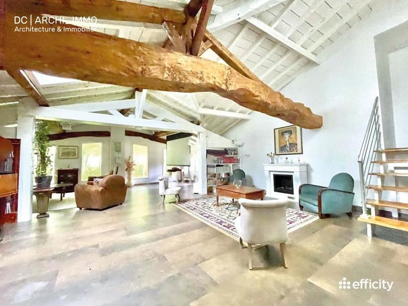 Maison - 530 m² - 18 pièces