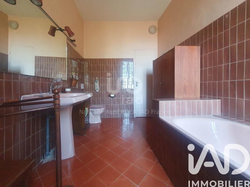 Maison - 288 m² - 11 pièces