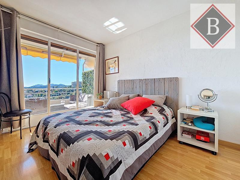 Appartement - 93 m² - 4 pièces