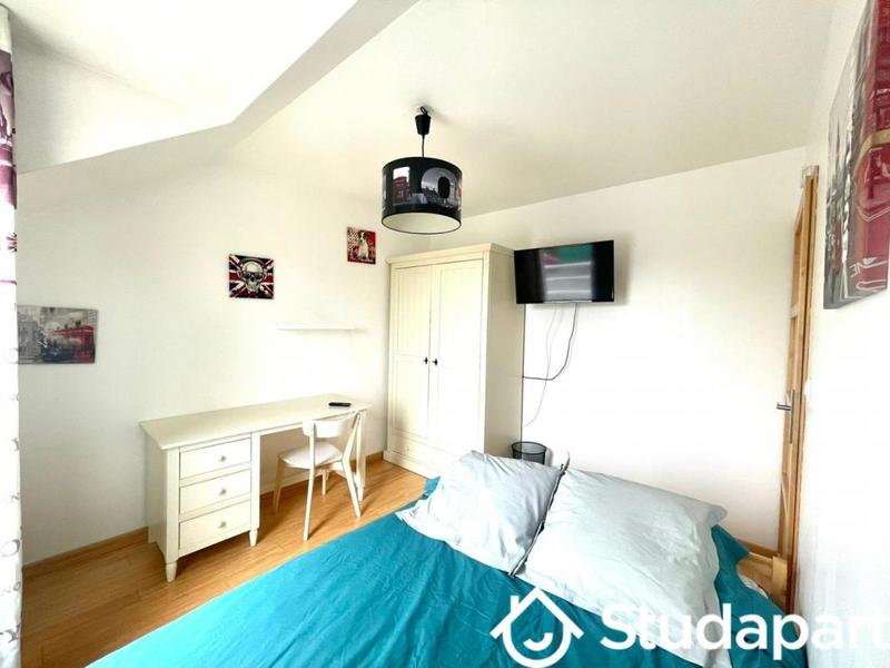 Chambre - 11 m² - 1 pièce