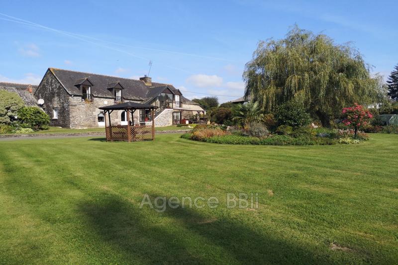 Maison - 217 m² - 8 pièces