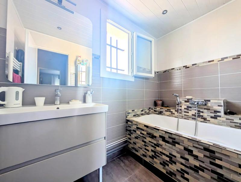 Maison - 92 m² - 5 pièces