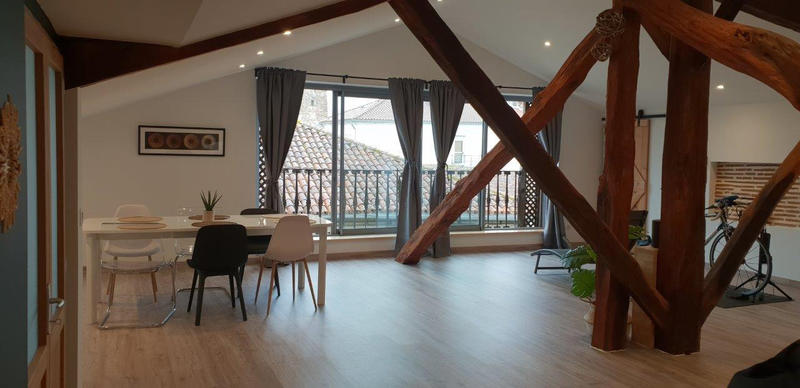 Loft - 236 m² - 7 pièces
