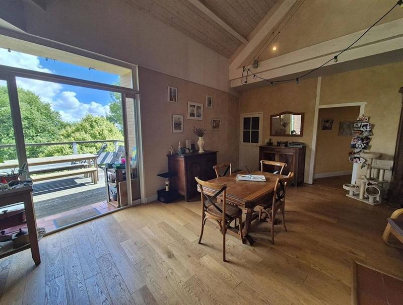 Maison - 400 m² - 11 pièces