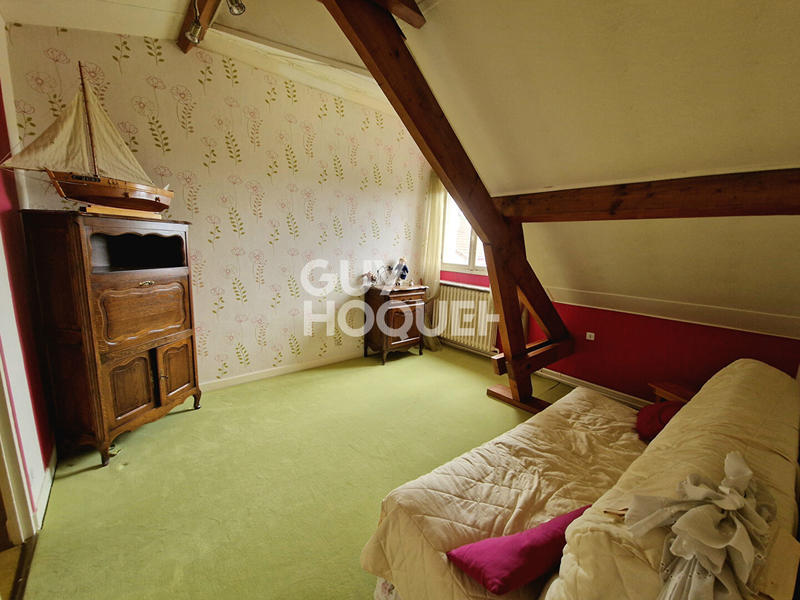 Maison - 230 m² - 10 pièces