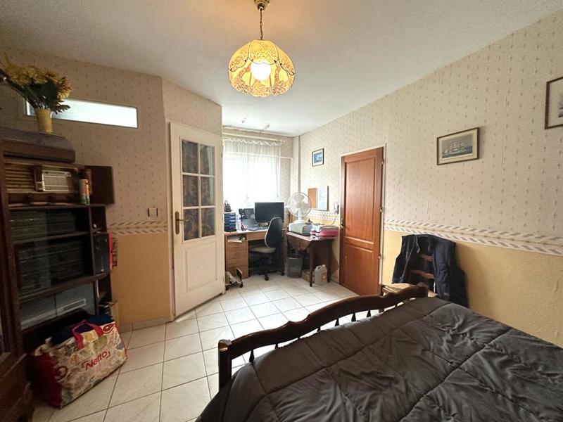 Maison - 193 m² - 9 pièces