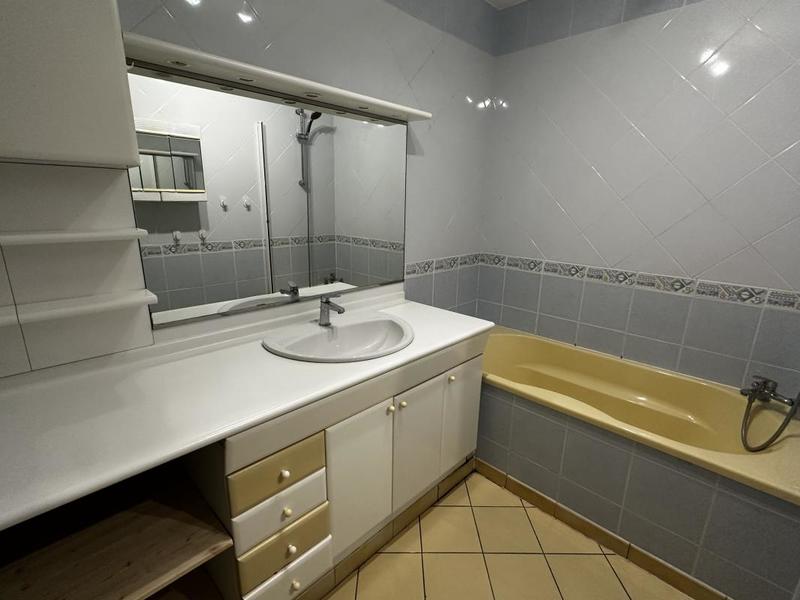 Appartement - 93 m² - 4 pièces