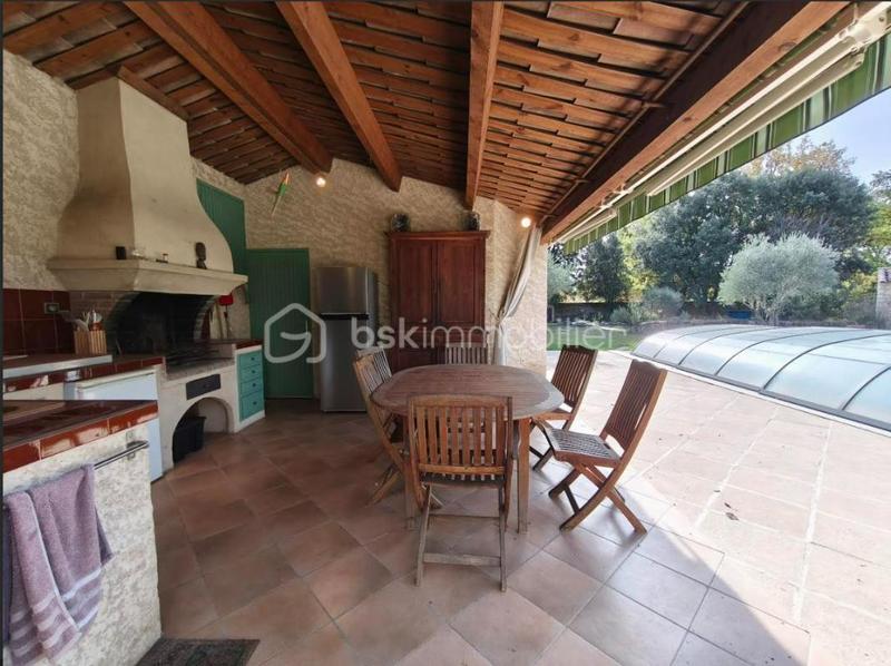 Propriété - 190 m² - 8 pièces