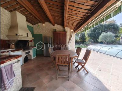 Propriété - 190 m² - 8 pièces