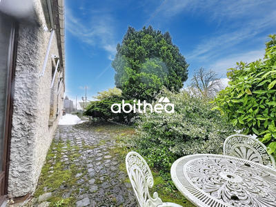 Maison - 180 m² - 8 pièces