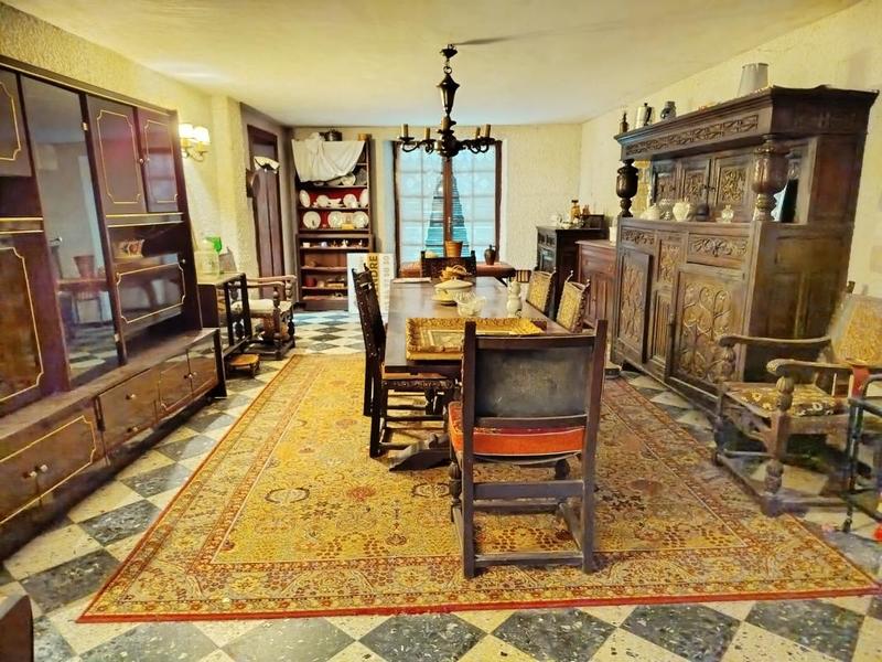 Maison de village - 200 m² - 9 pièces
