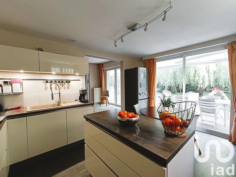 Maison - 210 m² - 6 pièces