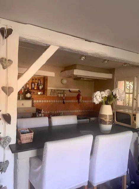 Maison - 240 m² - 7 pièces