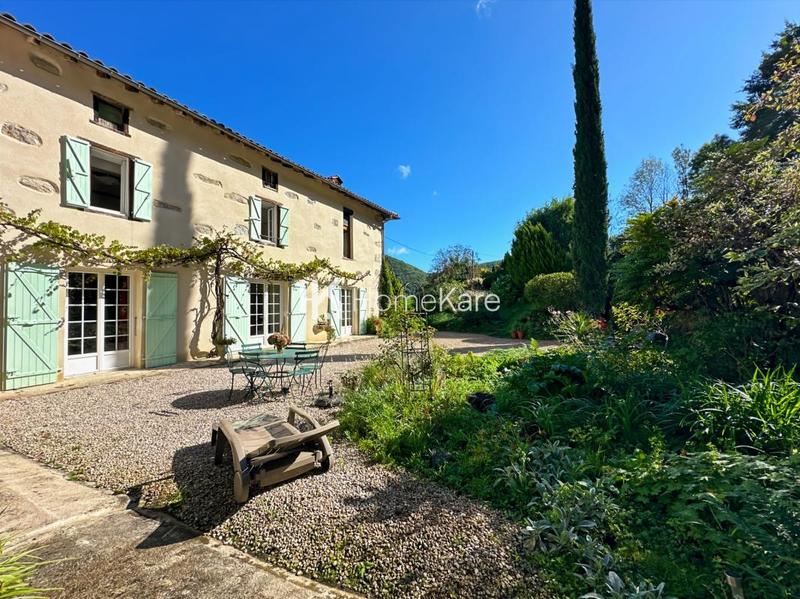 Maison - 300 m² - 9 pièces