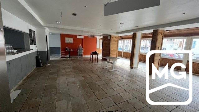 Fonds de commerce - Local commercial - 260 m²