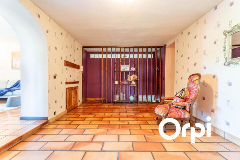 Maison - 240 m² - 6 pièces