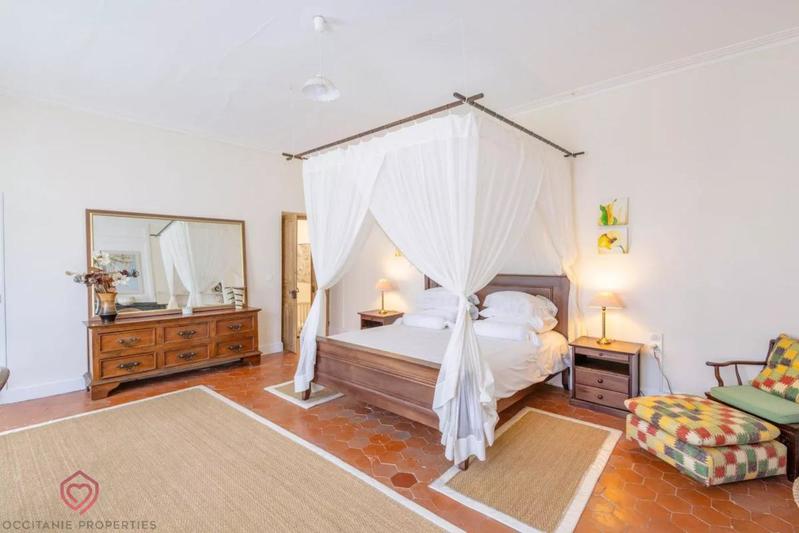 Maison de maîtres - 276 m² - 9 pièces