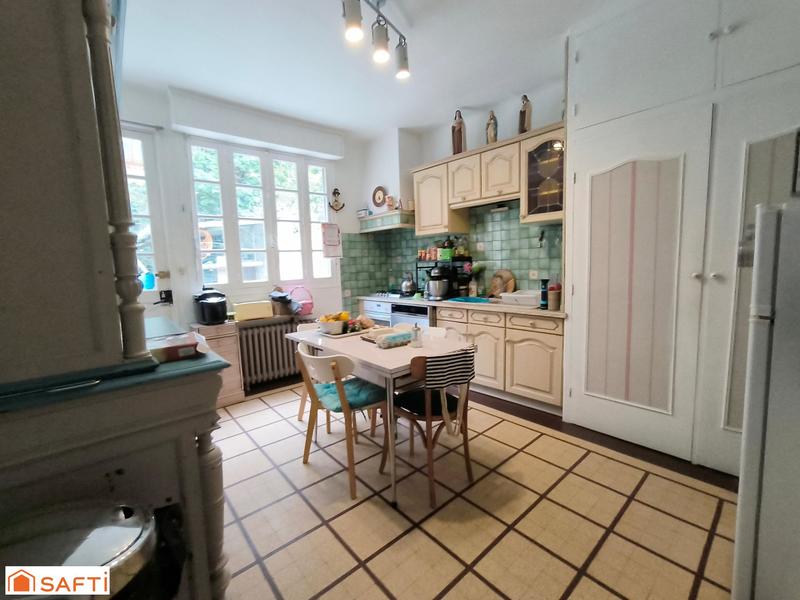 Maison de maîtres - 162 m² - 9 pièces