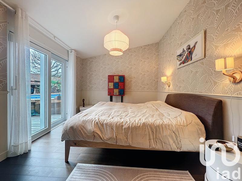 Maison - 180 m² - 7 pièces