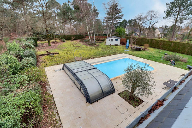 Maison - 239 m² - 8 pièces