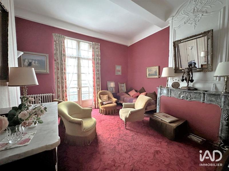 Maison - 690 m² - 17 pièces