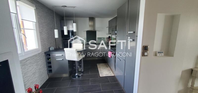 Maison - 105 m² - 6 pièces