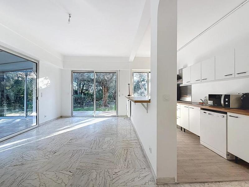 Appartement - 98 m² - 4 pièces