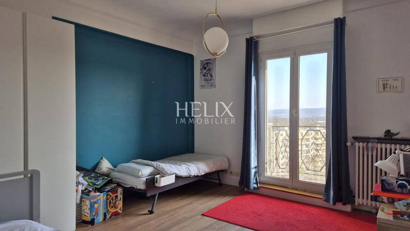 Maison - 600 m² - 17 pièces