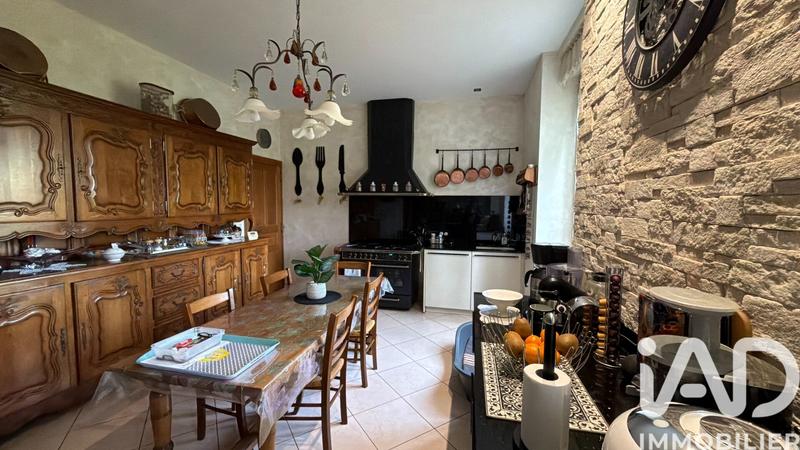 Château - 352 m² - 7 pièces